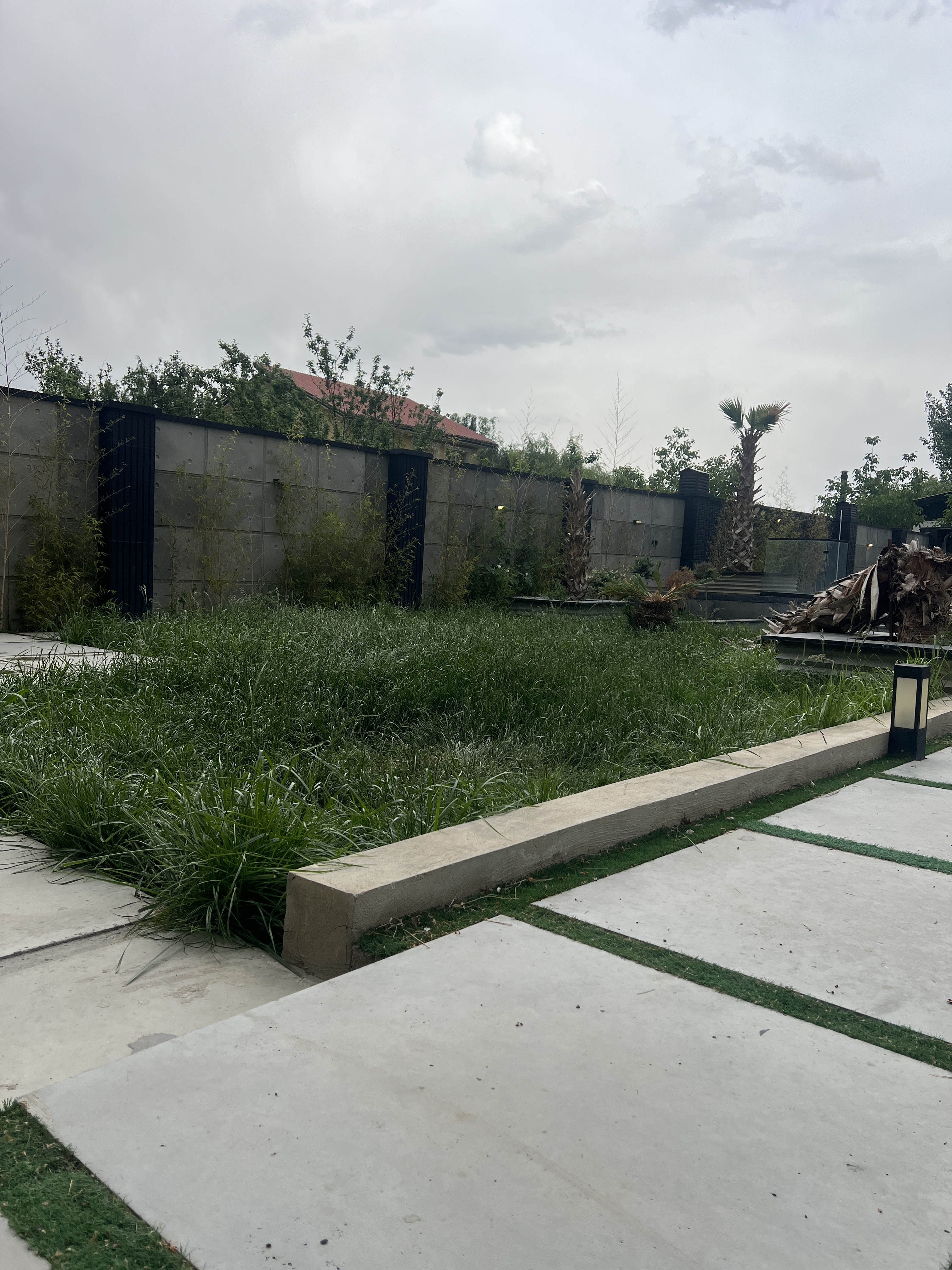    بی نام  