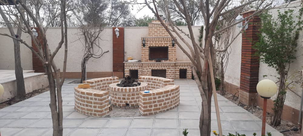   بی نام  