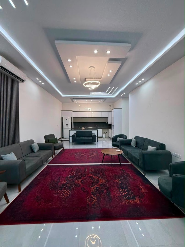    بی نام  