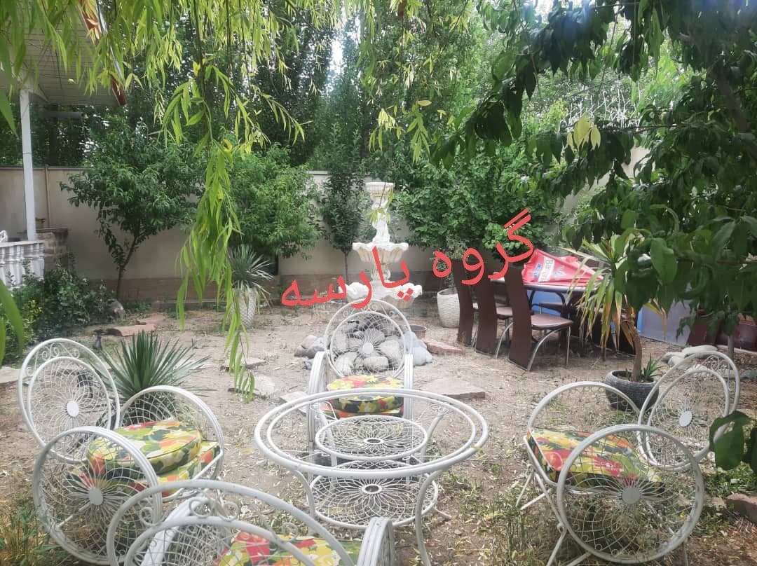    بی نام  