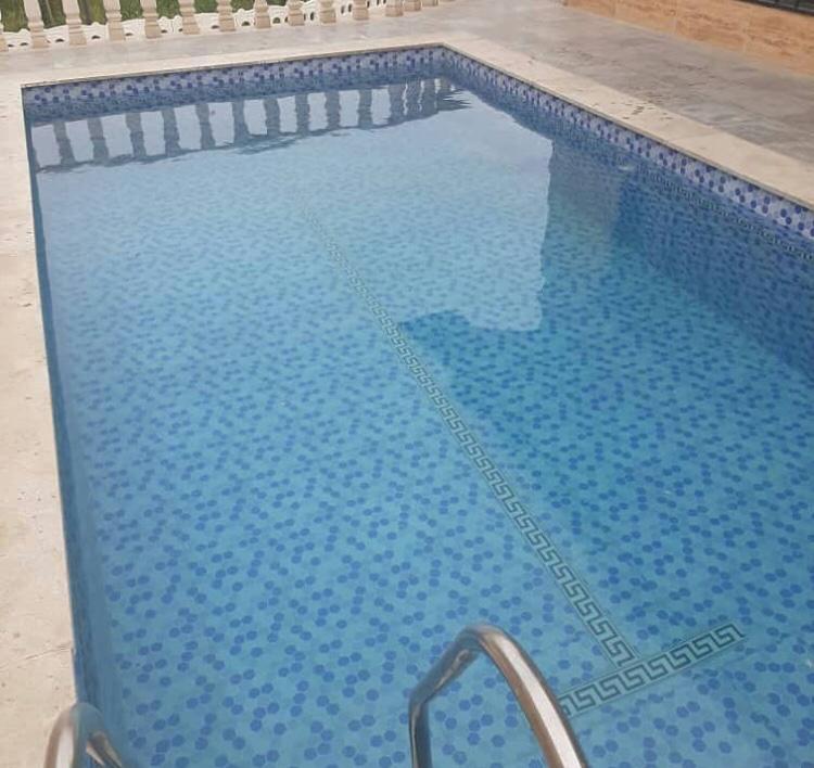    بی نام  