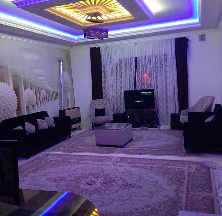    بی نام  