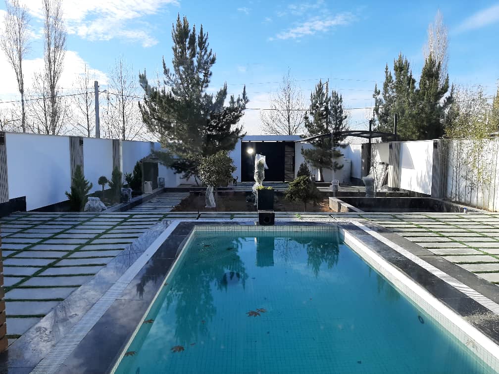    بی نام  