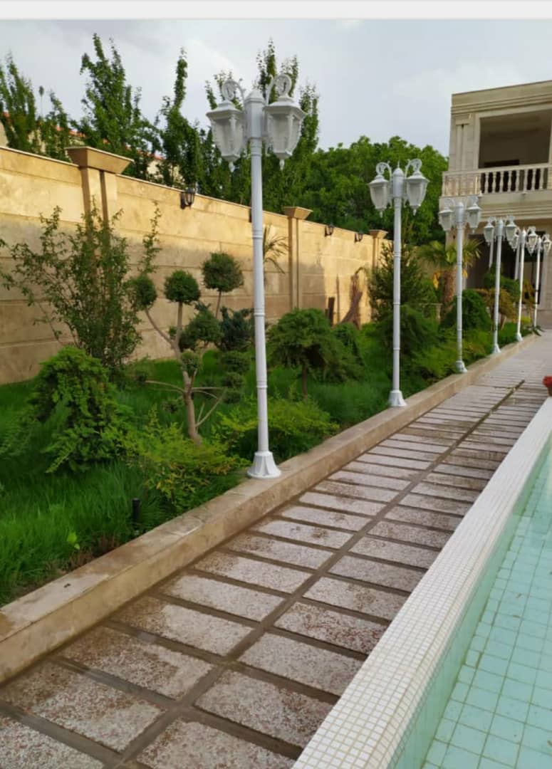    بی نام  