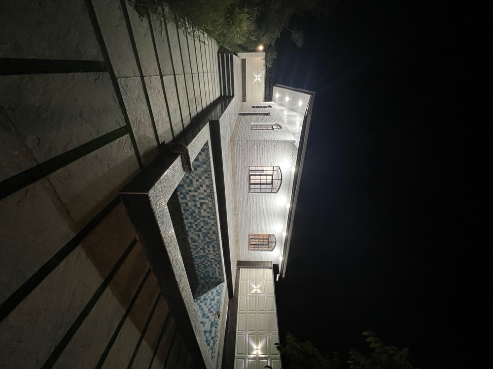    بی نام  