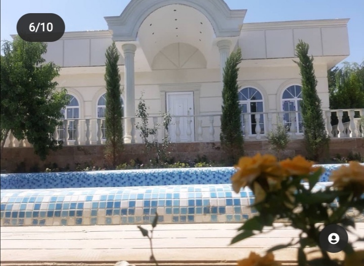    بی نام  