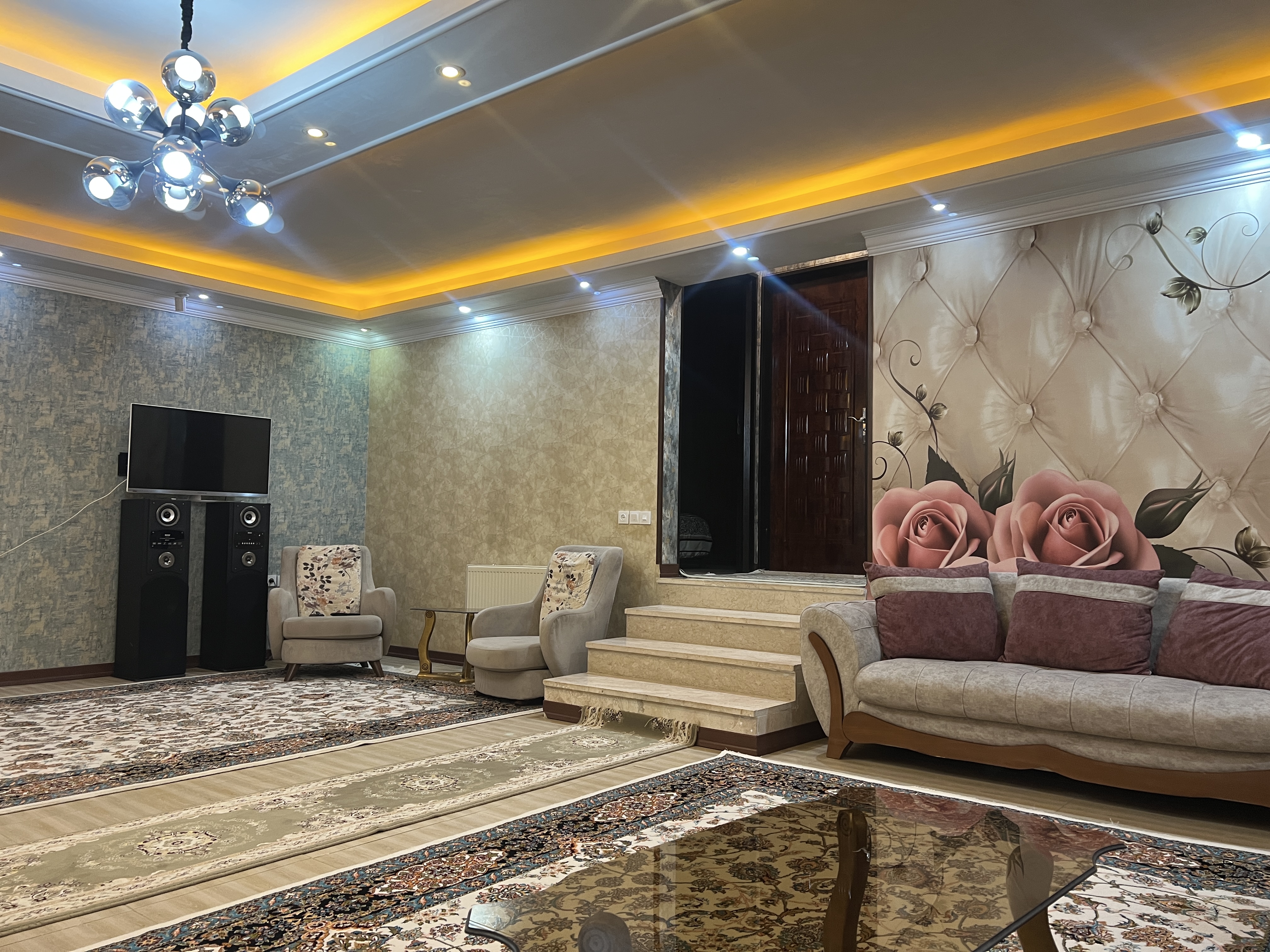    بی نام  