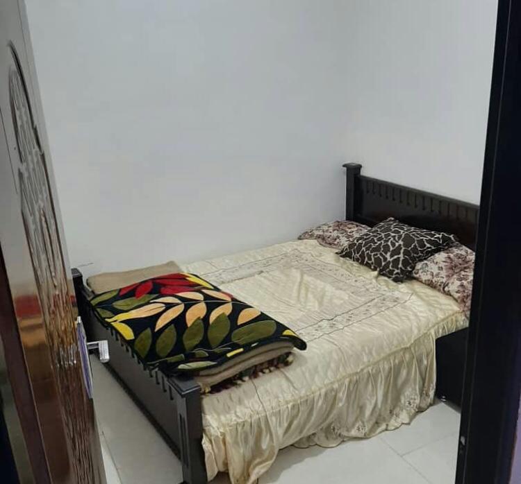    بی نام  