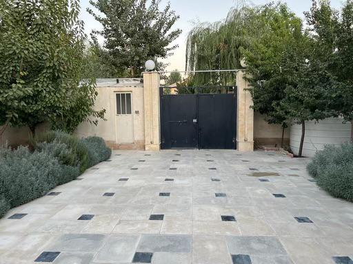    بی نام  