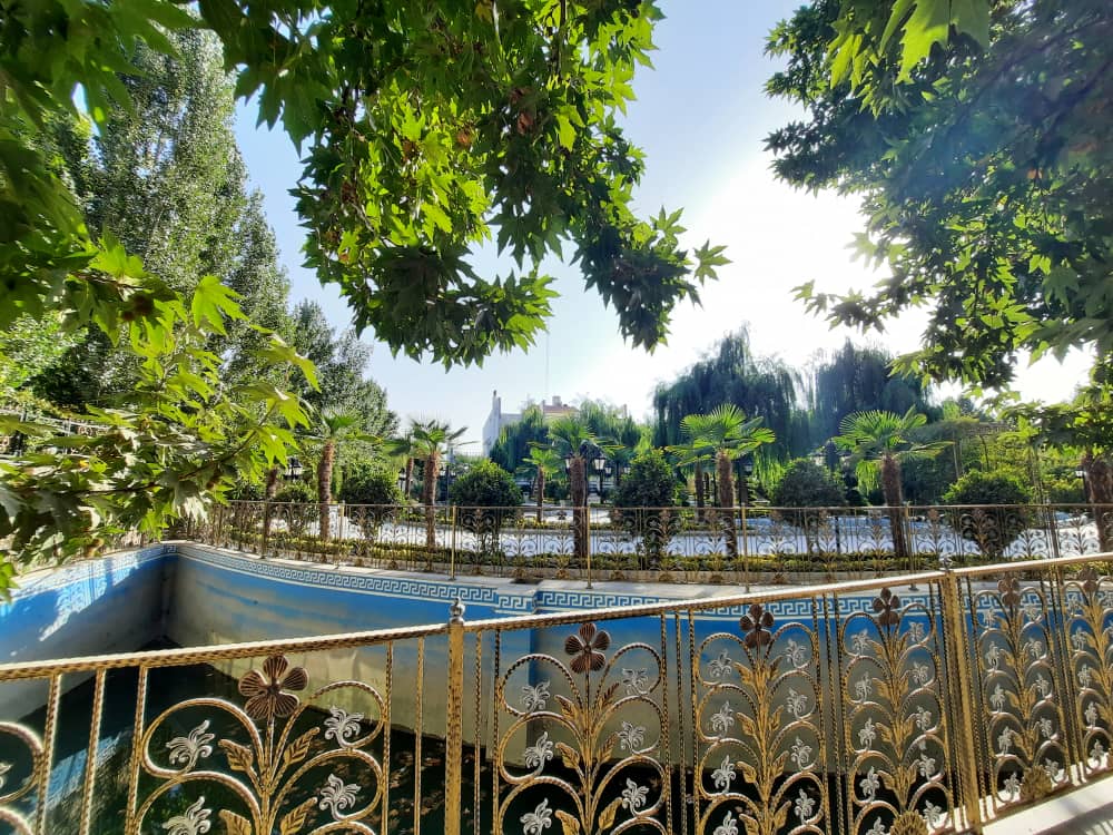    بی نام  