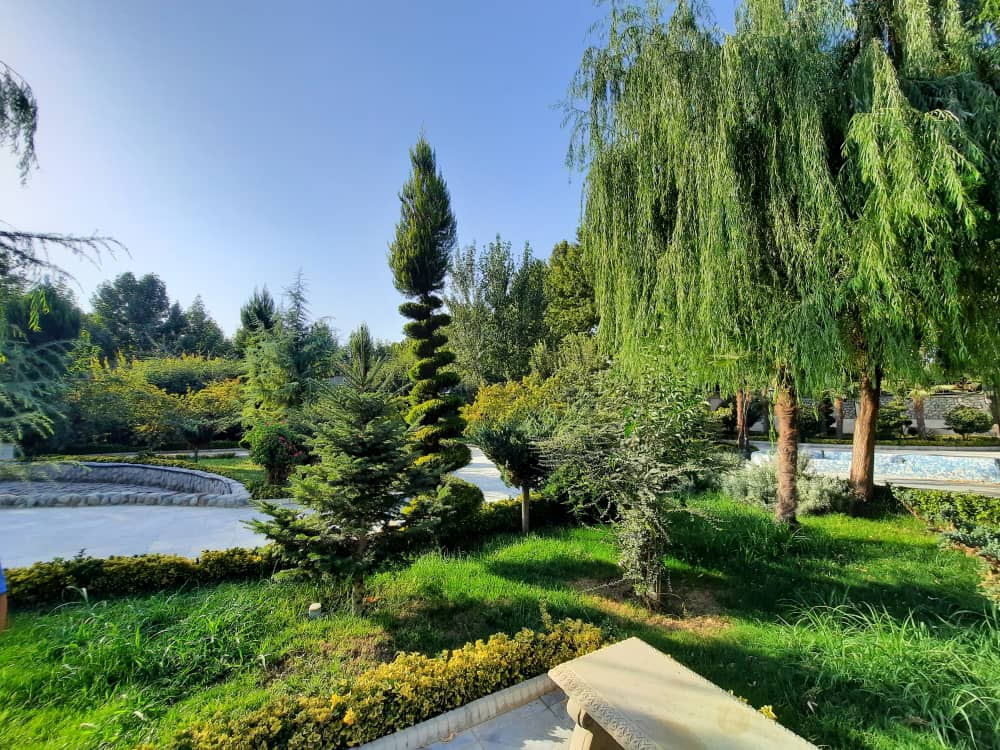    بی نام  