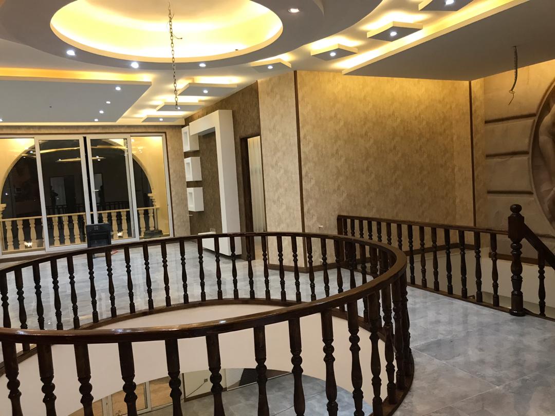    بی نام  