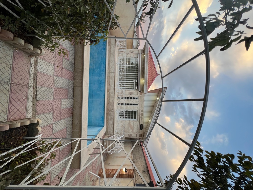    بی نام  
